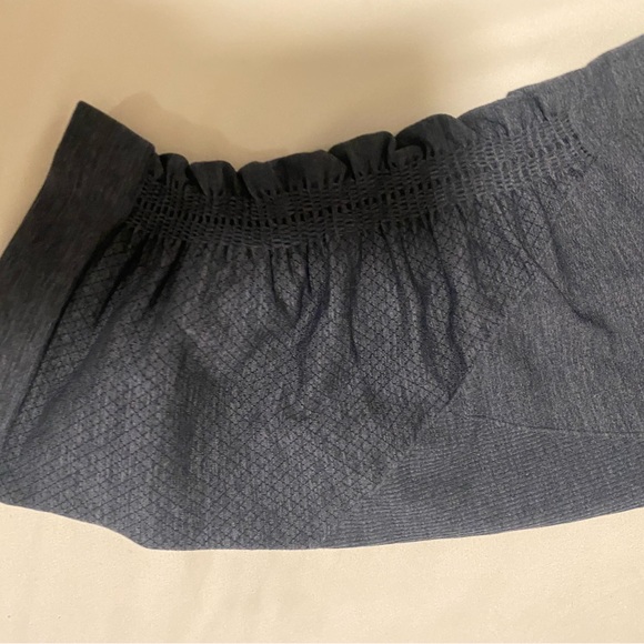 Lululemon Capri Crop Workout Bottom - Picture 3 of 6